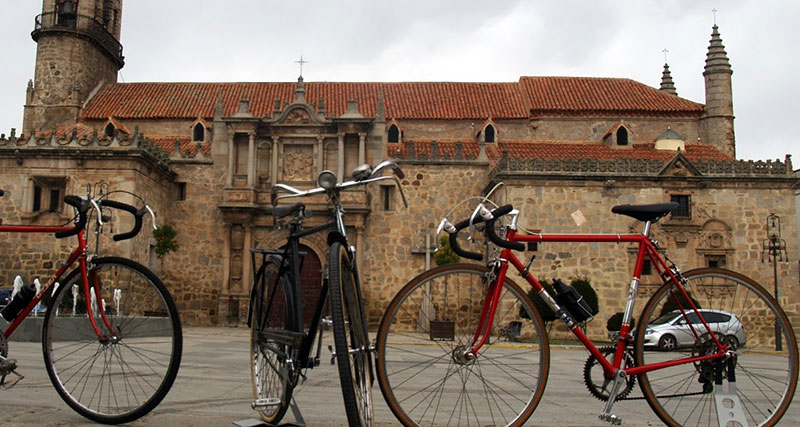 quedada de bicicletas clásicas en Hinojosa del Duque