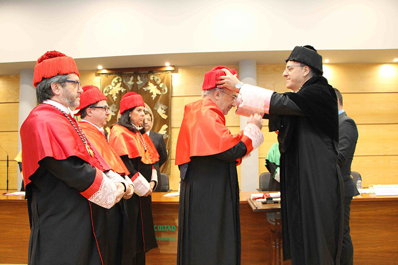 Santiago Muñoz Machado recibe el título Honoris Causa por la UEx