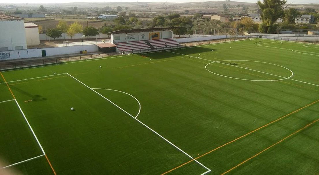 Inauguración del campo de fútbol de césped artificial de Belalcázar ...