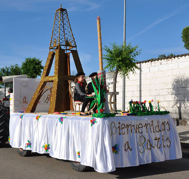 Carroza "Bienvenidos a París"