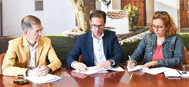 El Ayuntamiento de Pozoblanco firma con AFEMVAP el convenio de ayuda al Programa Integral de Acompañamiento