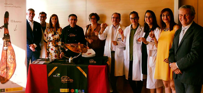 La correcta curación y una cadena de producción sanitaria contrastada garantizan el consumo de jamón en el embarazo