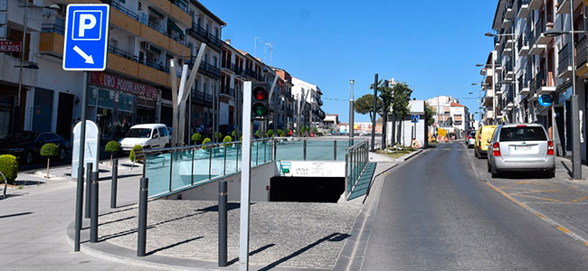 Corte del carril derecho de la Avenida Villanueva de Córdoba de Pozoblanco por las obras de remodelación