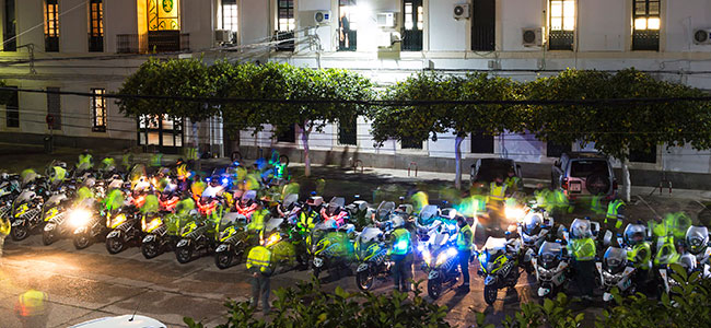 La Escuela de Tráfico de la Guardia Civil de Mérida tiñe de amarillo y verde Hinojosa del Duque