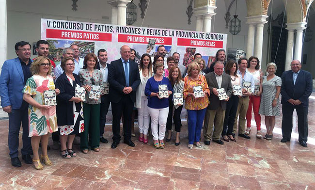 La Diputación entrega los premios del V Concurso de Patios, Rincones y Rejas de la Provincia