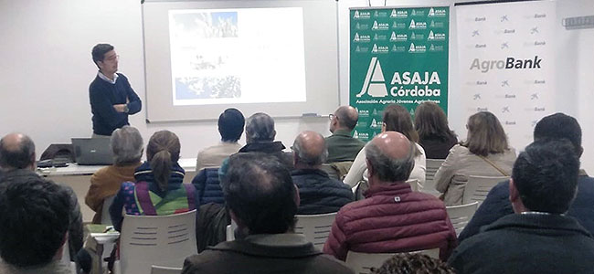 Asaja Córdoba informa sobre las novedades de la PAC en Villanueva de Córdoba y Pozoblanco