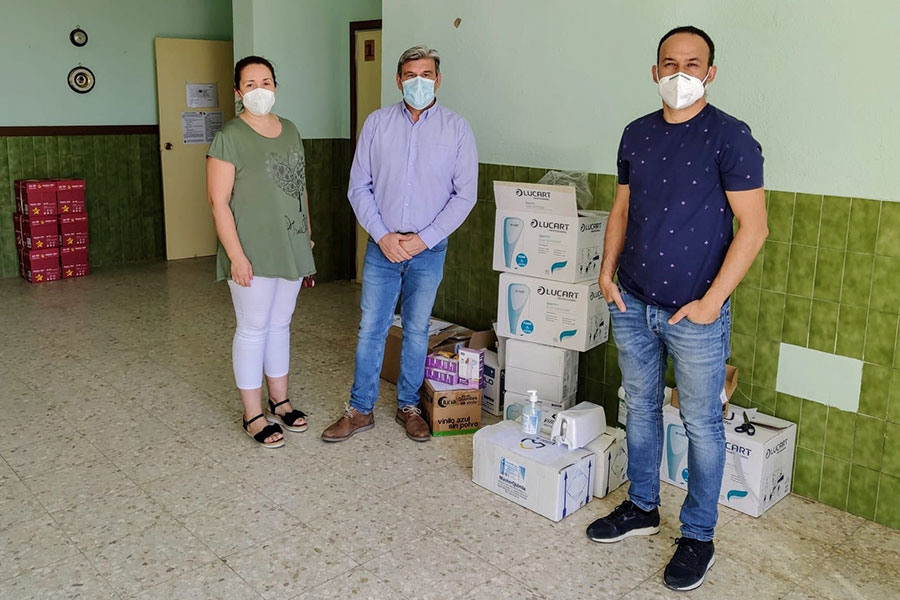 El Ayuntamiento de Villaralto entrega material higiénico al colegio y sus alumnos