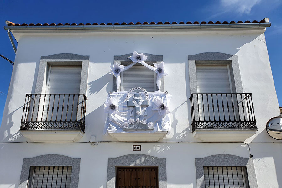 El Ayuntamiento de Añora reedita las 'Cruces de Balcón'