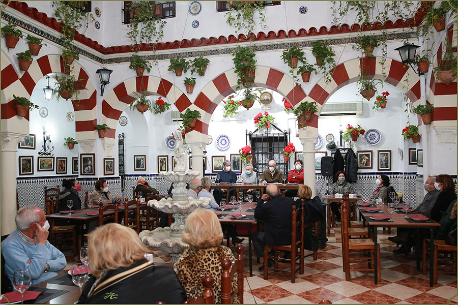 La historia de la Casa de Los Pedroches desde 1974 bajo la mirada de 40 autores