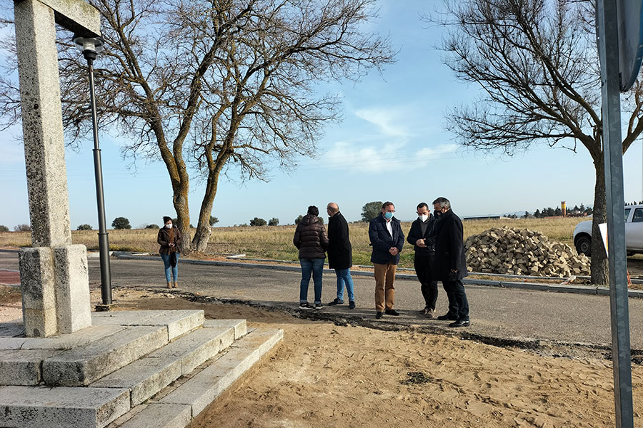 La Delegación de Medio Natural de la Diputación interviene en Villanueva del Duque e Hinojosa del Duque en el marco del PFEA