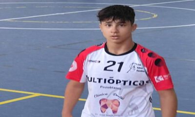 Gonzalo Ríos Pineda con el CB Balonmano Pozboblanco