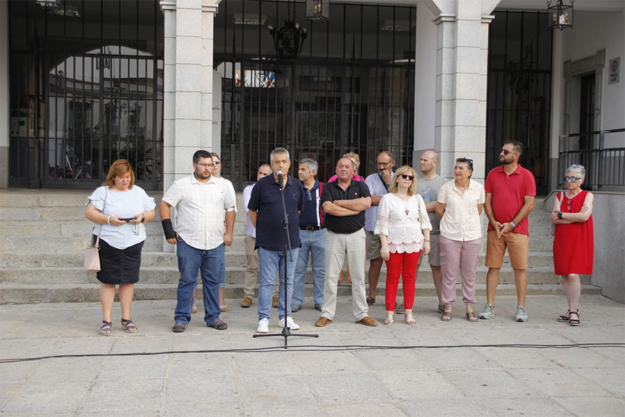 Concentración en Hinojosa del Duque para protestar por la situación del agua en el norte de Córdoba