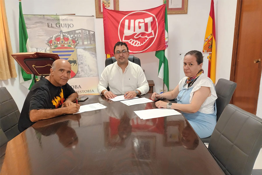 El Ayuntamiento de El Guijo firma el convenio colectivo con los trabajadores del consistorio