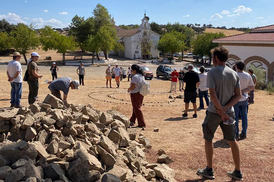 Arranca la 'Escuela Viva de Piedra Seca en Los Pedroches' en Pedroche